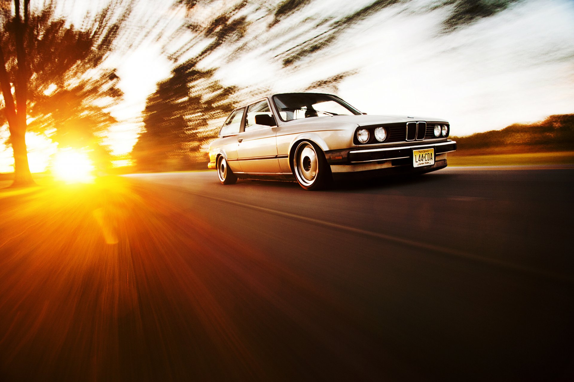 bmw serii 3 e30 coupe srebrny przód bmw srebrny sun speed glare