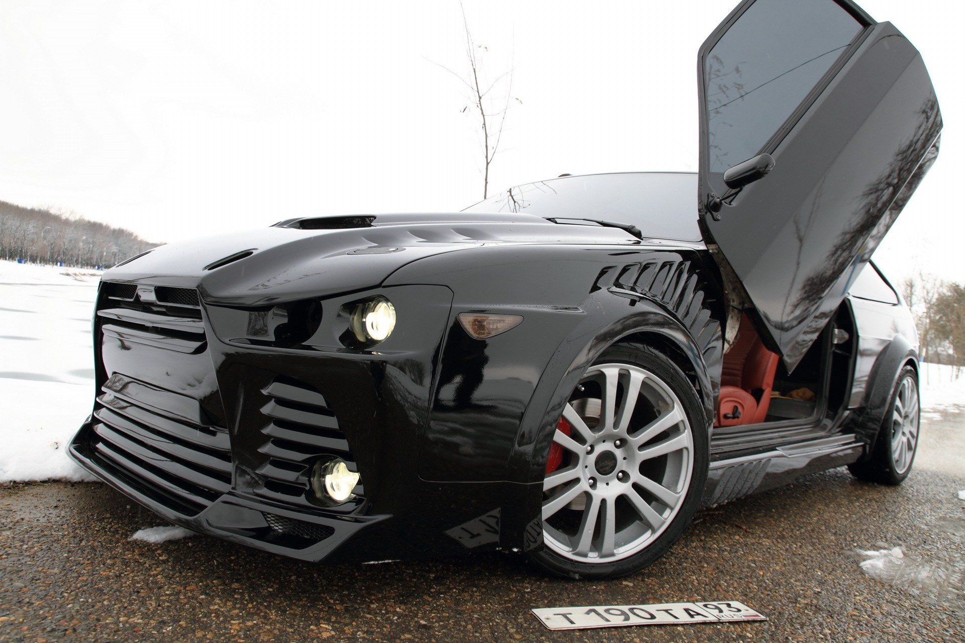 lada shark black