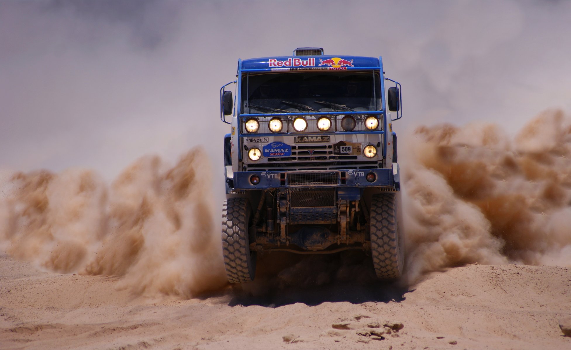 kamaz dakar rallye avant poussière maître sable