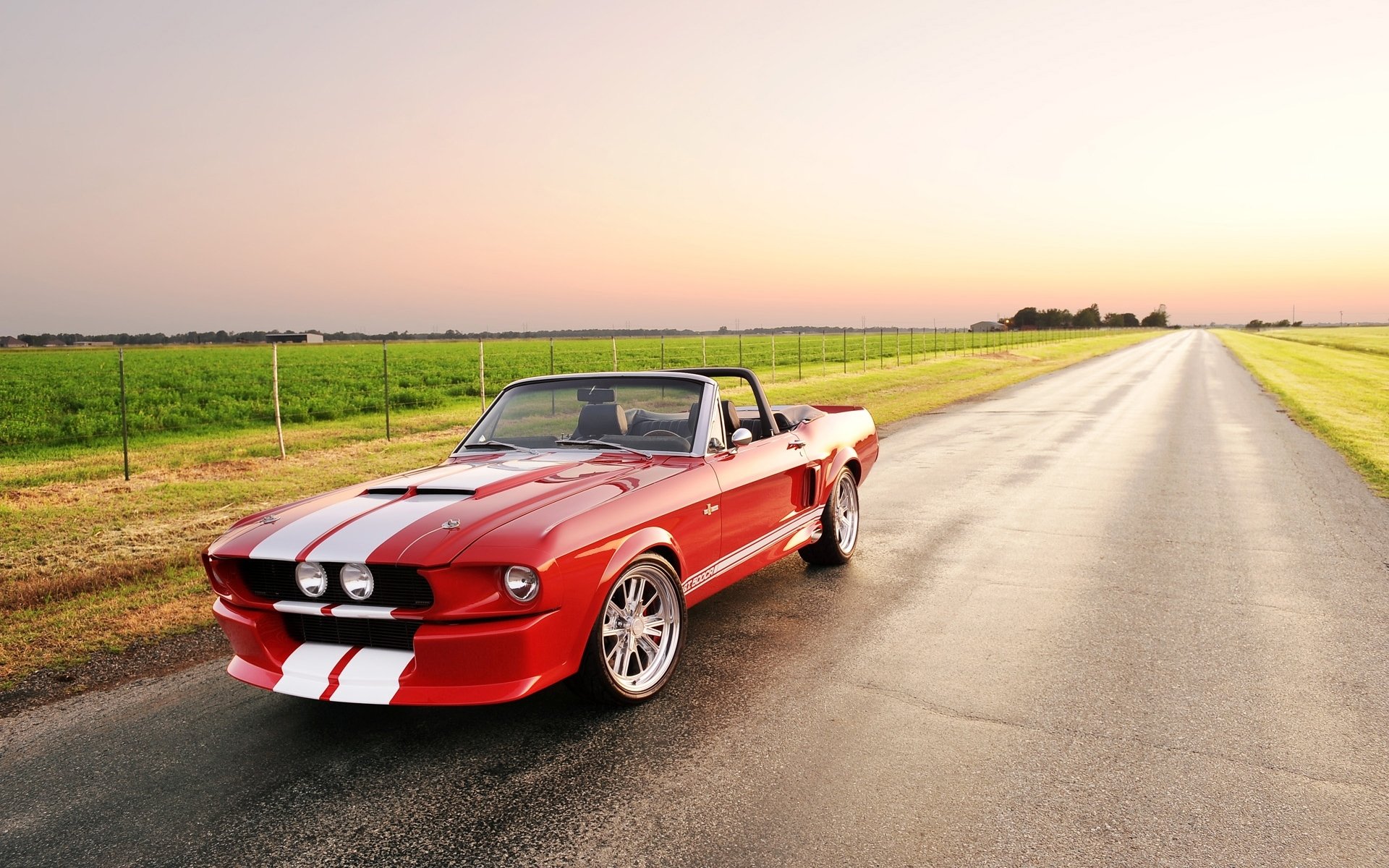 classique recreations ford mustang shelby gt 500cr cabriolet avant tuning rouge rayures route champ ciel