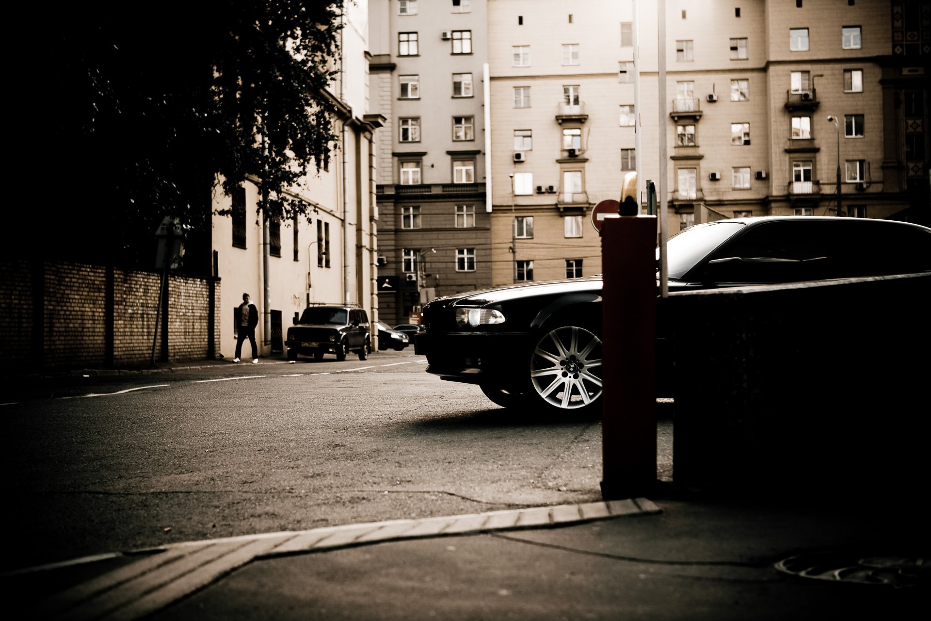 bmw 750 e38 stadt straße gebäude häuser boomer seven