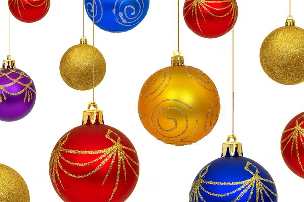 Boules de Noël multicolores pour le nouvel an