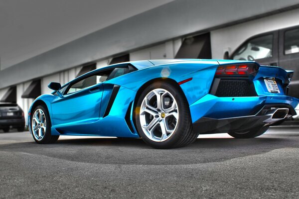 Lusurno azul Lamborghini vista trasera