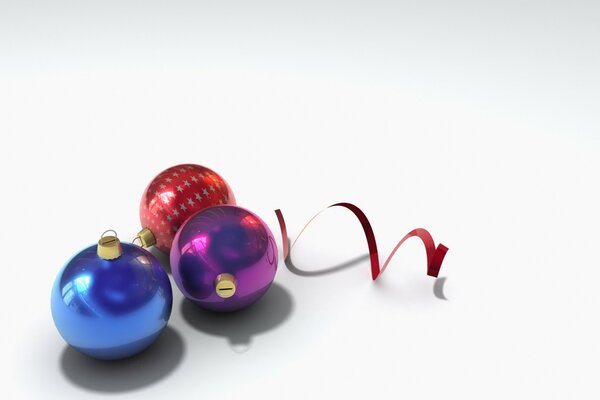 Boules colorées de Noël et serpentine