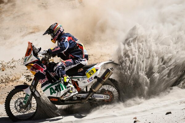 Coureur de moto Dakar Red Bull