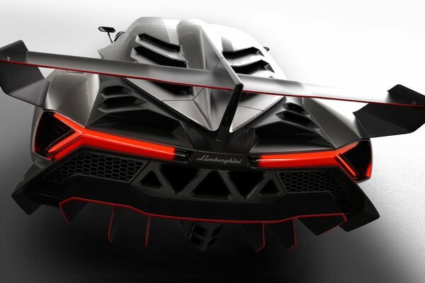 Bella Lamborghini nera con Spoiler