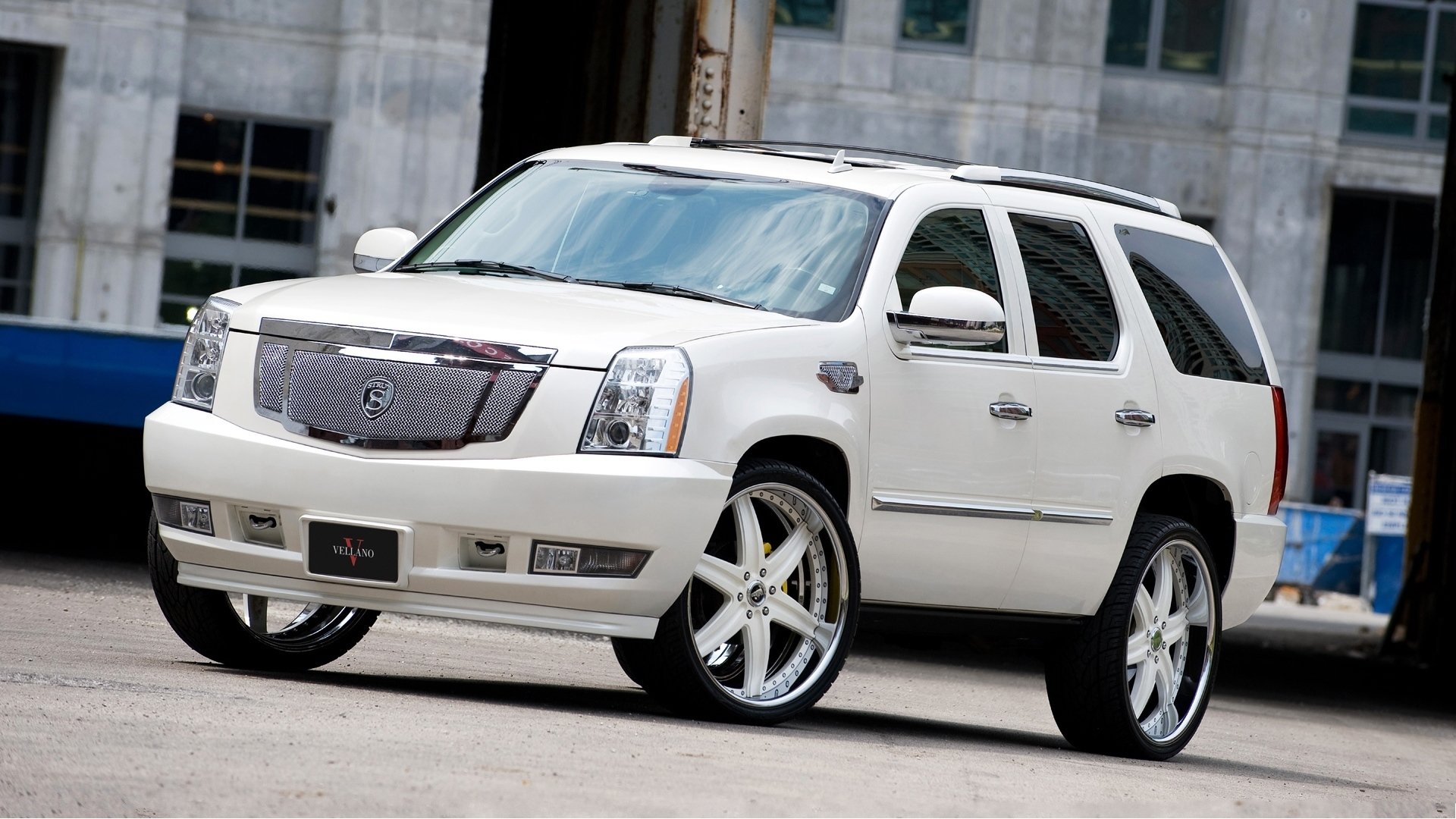 cadillac escalade blanc roues cadillac escalade tuning jantes teinté bâtiment fenêtres