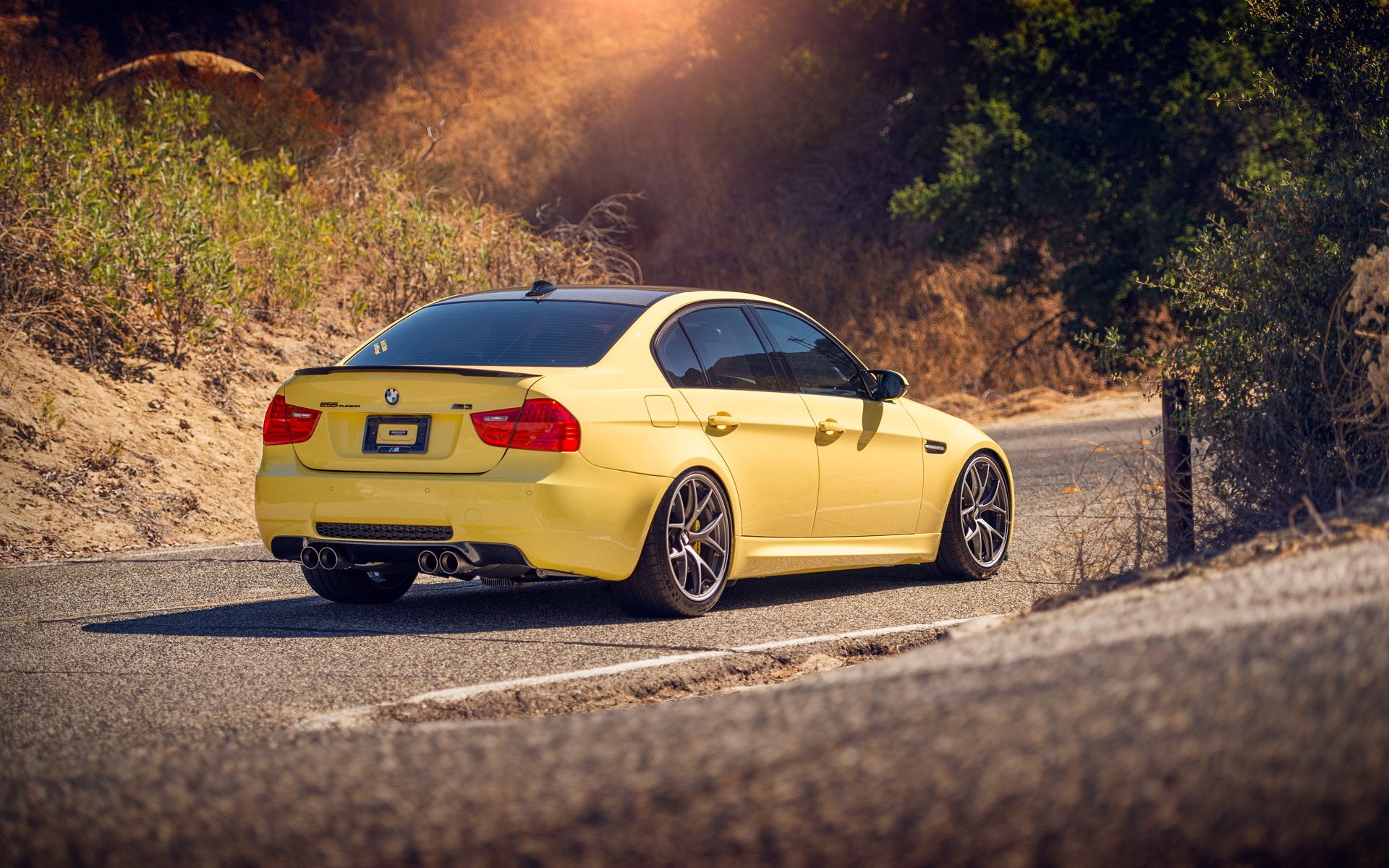 bmw bmw m3 strada giallo