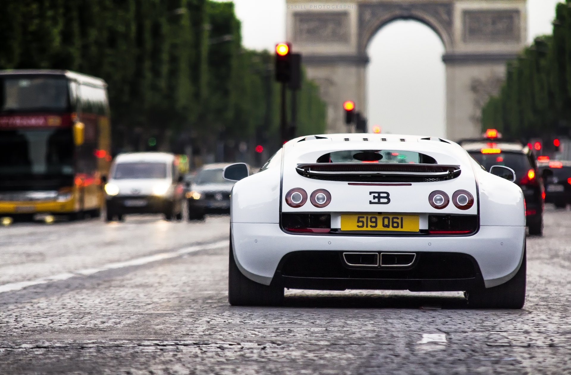 bugatti veyron super sport frankreich paris weiß stadt autos bogen bugatti veyron hypercar rückseite