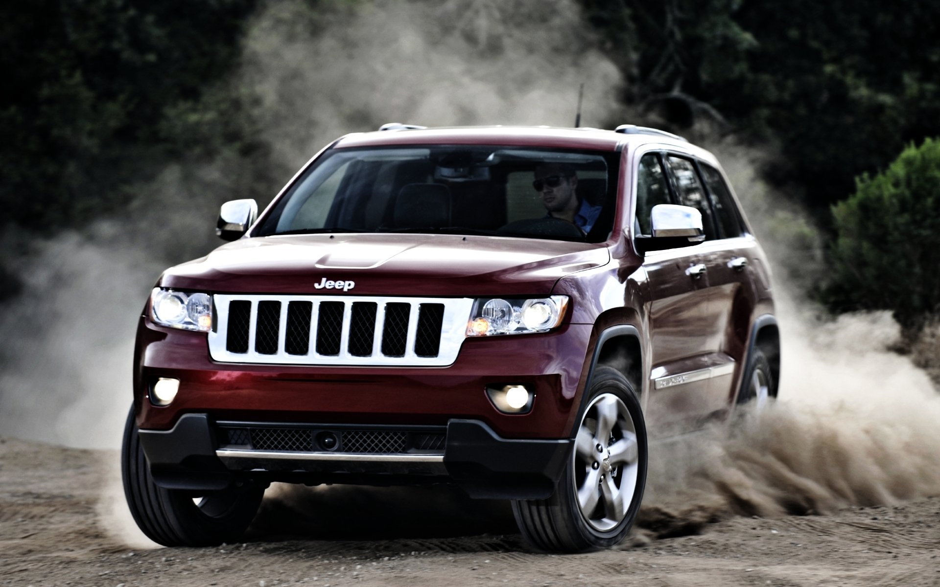 jeep grand cherokee grand cherokee suv przód czerwony poślizg.kurz