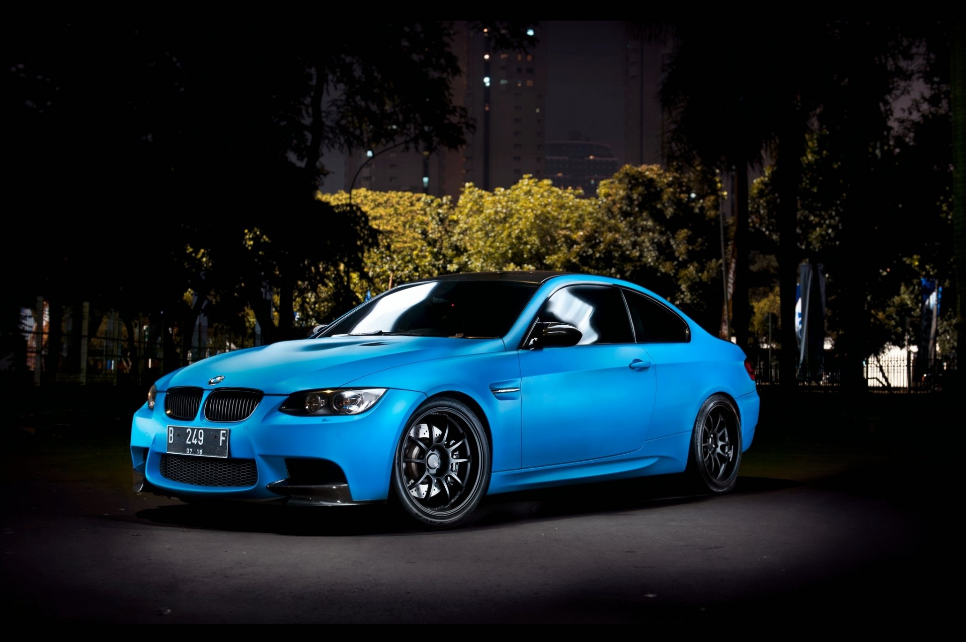 bmw m3 auto voitures tuning nuit ville arbres