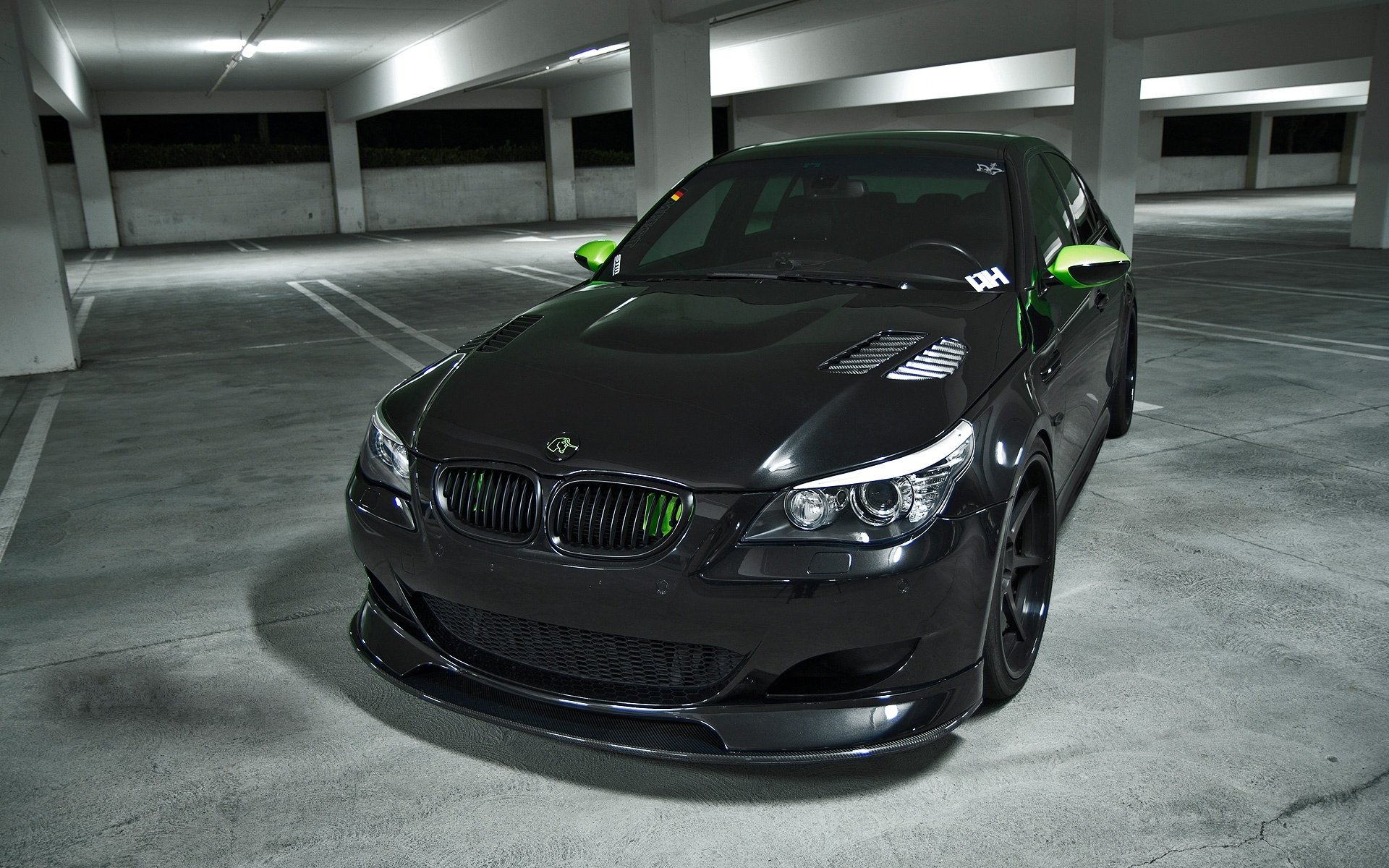 bmw m5 e60 black parking bmw sedan tuning shadow glare