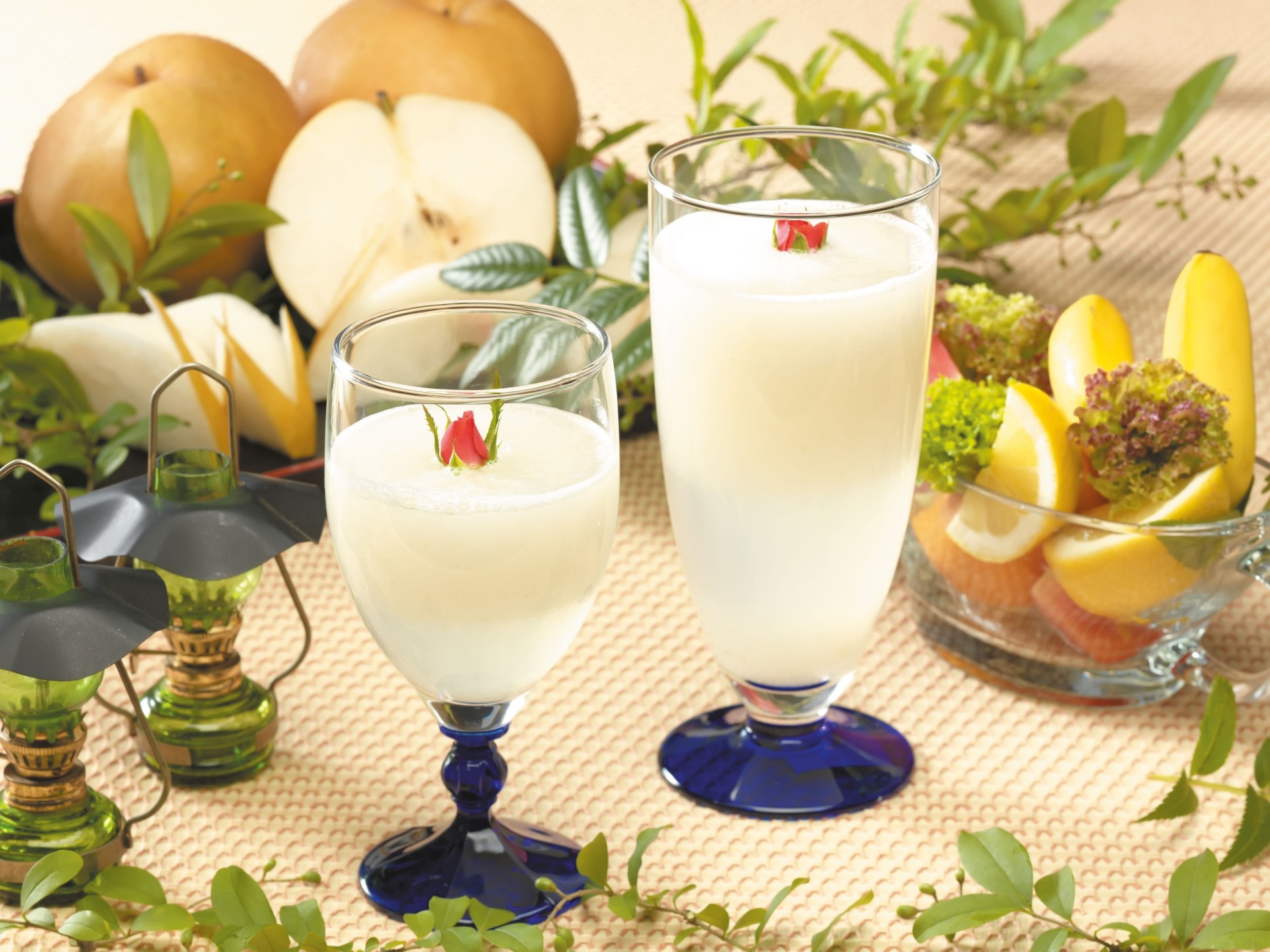 fruits jus verres bougies poires