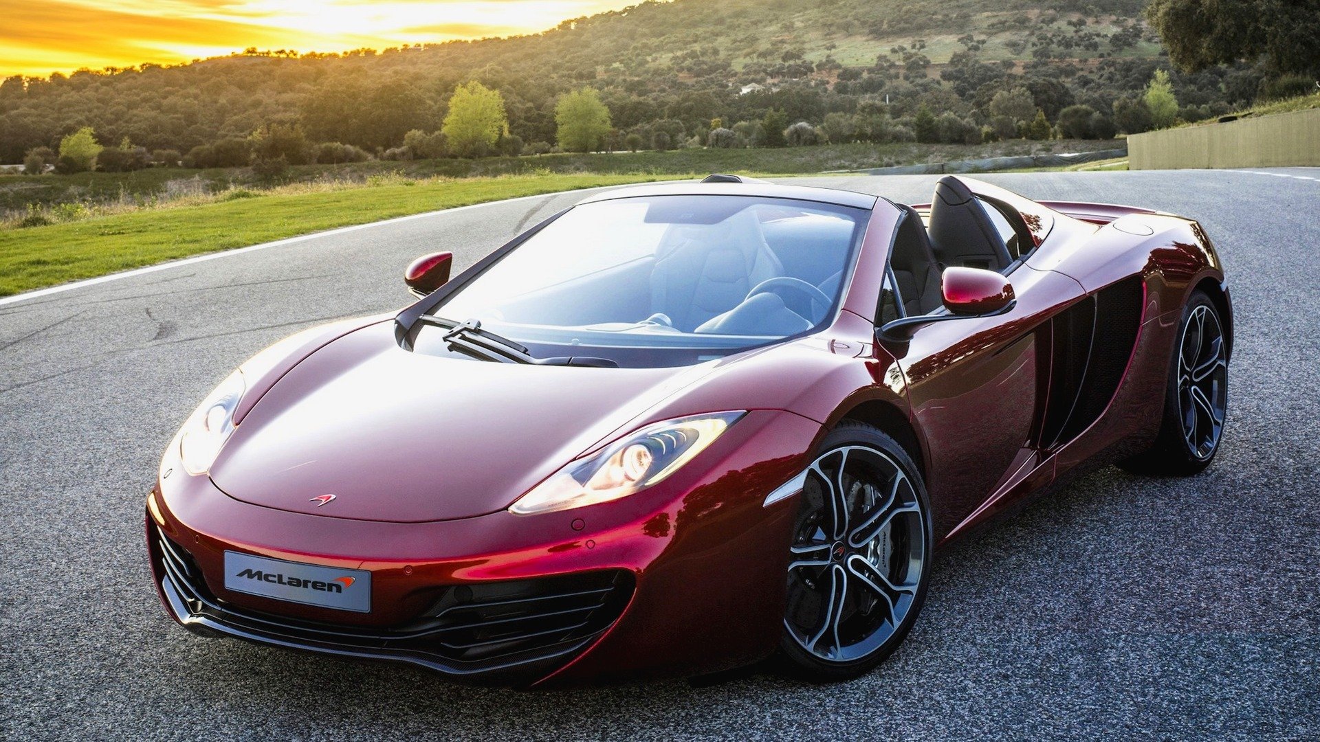 автомобиль обои красные mclaren mp4-12c spyder 2012 автомобильные обоя красный макларен спайдер новый красивая машина