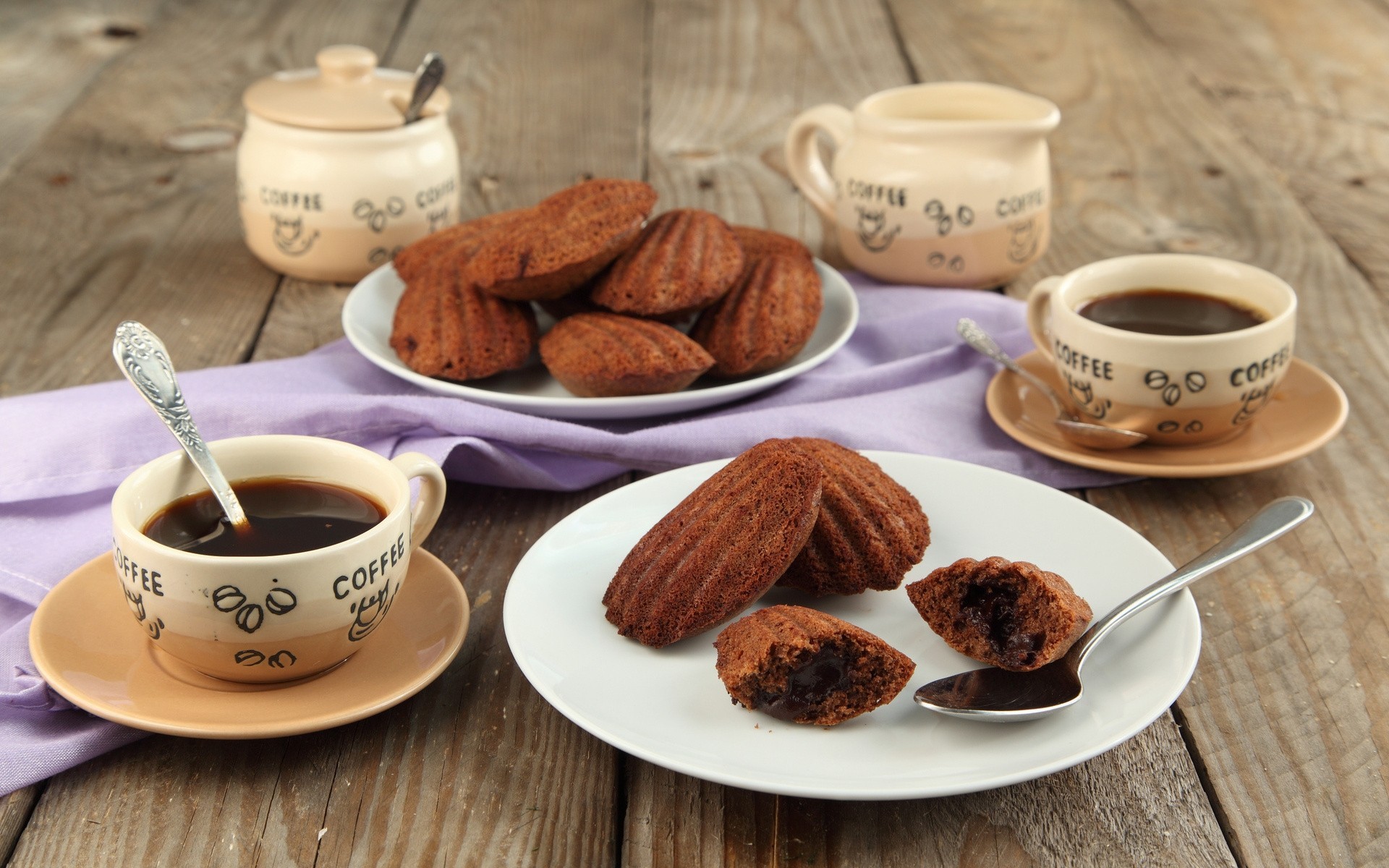 cuisson café chocolat tasses cuillères biscuits madeleine