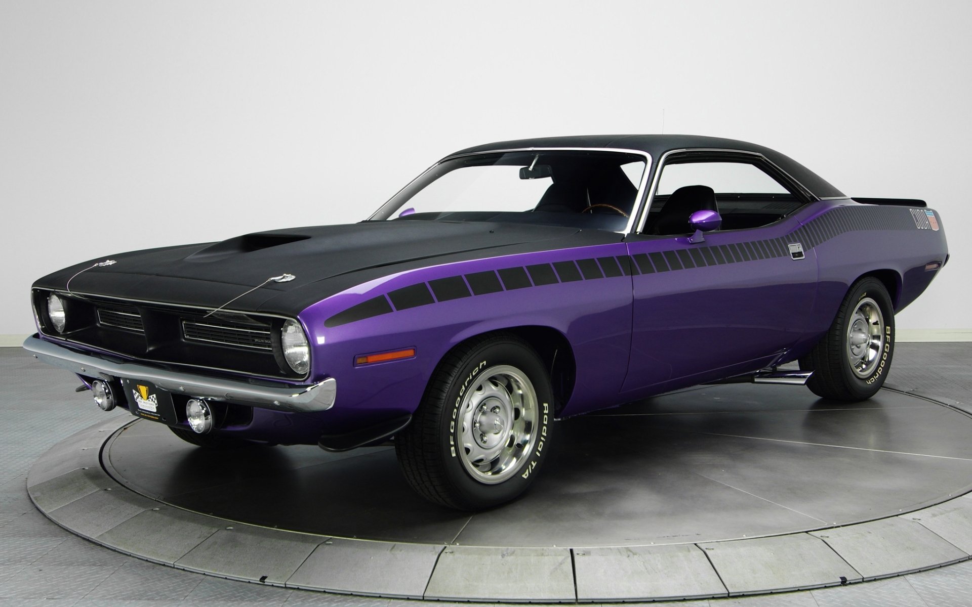 plymouth aar cuda 1970 where front muscle car background