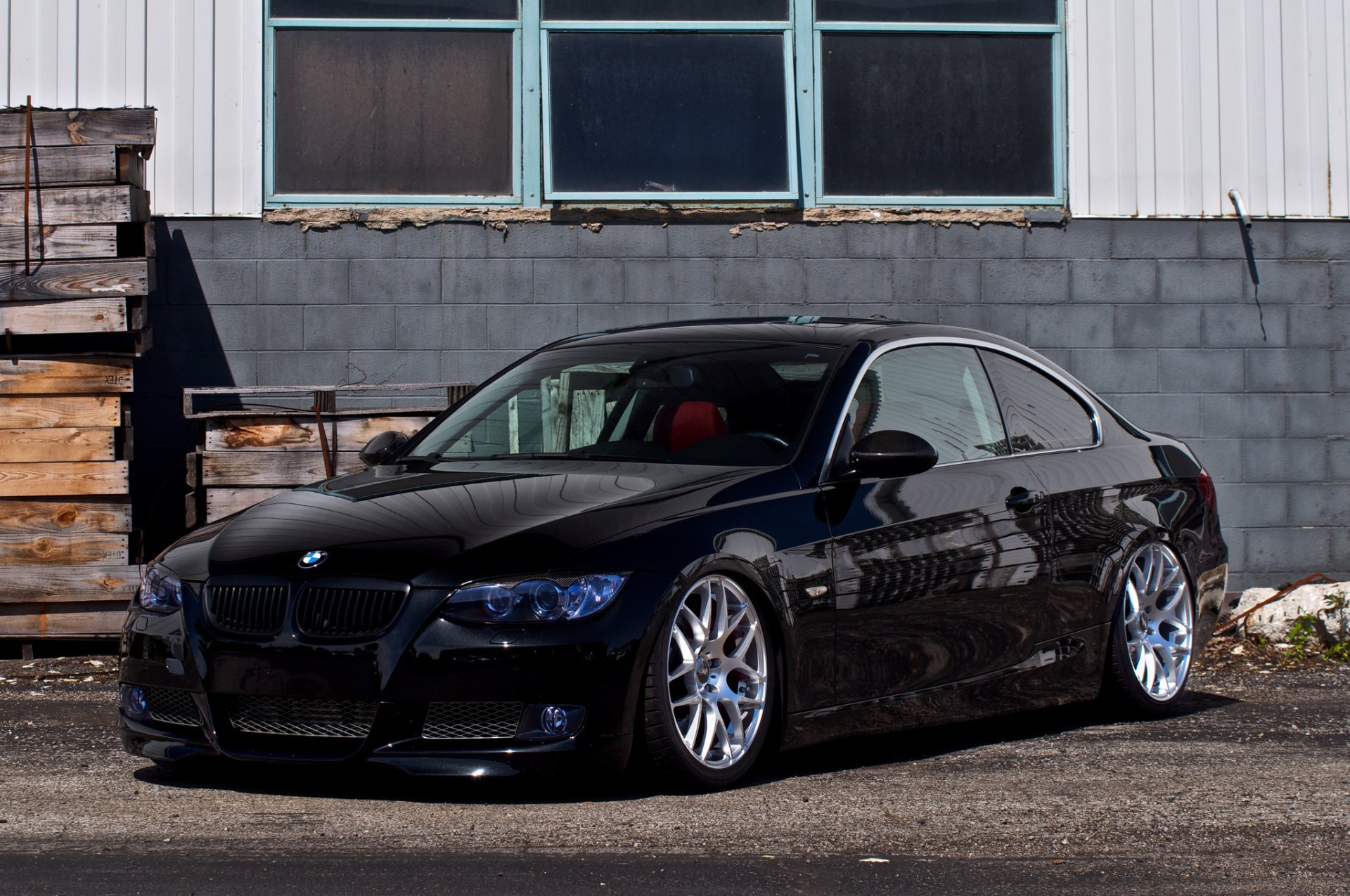 bmw 325i e92 negro edificio ventanas bmw coupe vista frontal reflexión