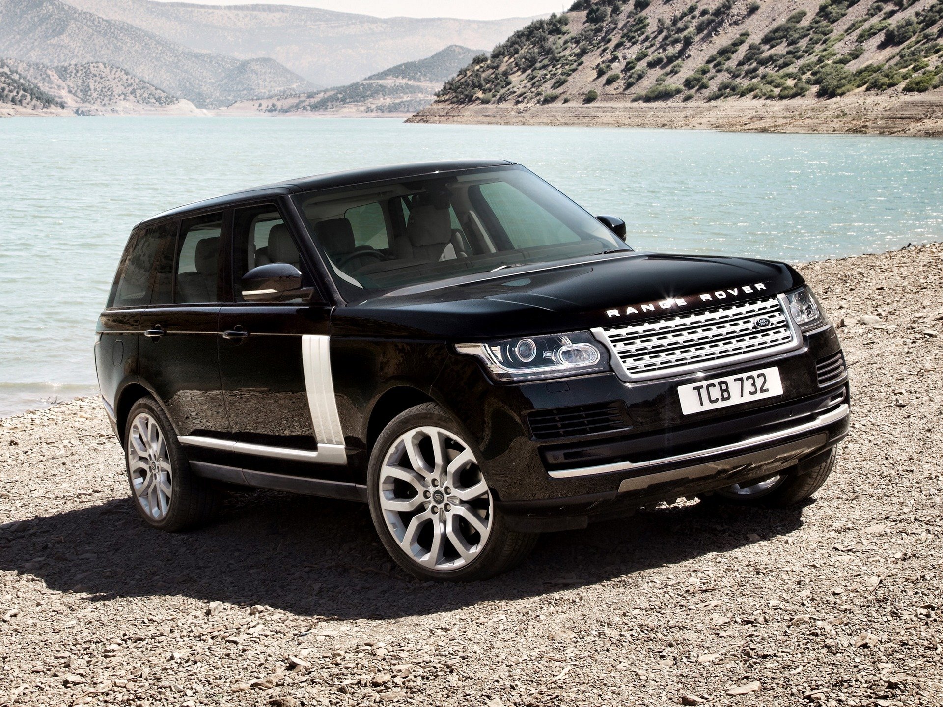 car wallpaper black land rover fashion tdv8 2012 automotive desktop wallpaper land rover sea car stands front