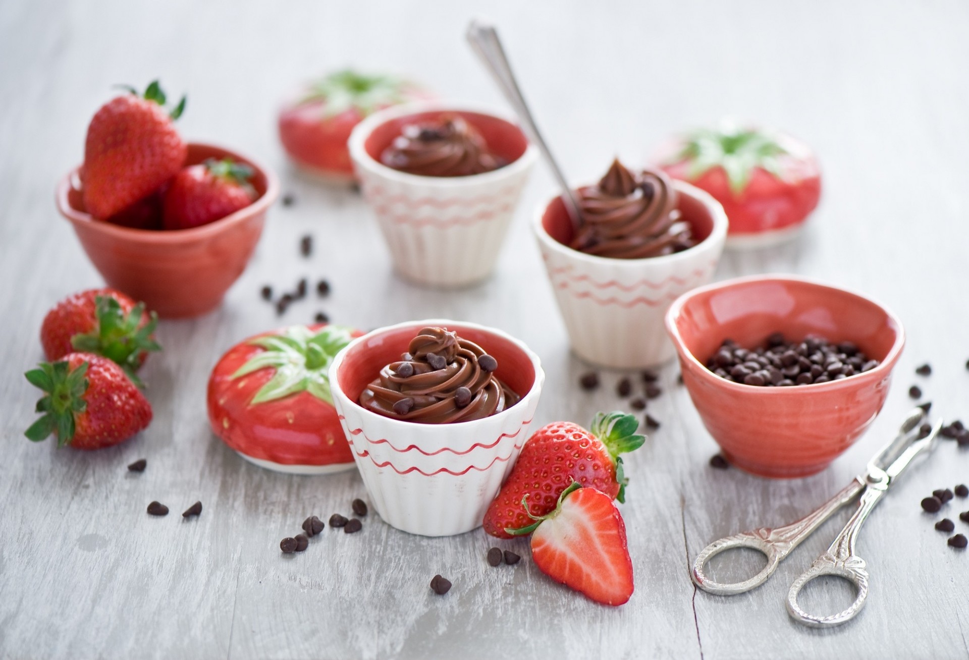 creme schokolade essen süß obst erdbeeren