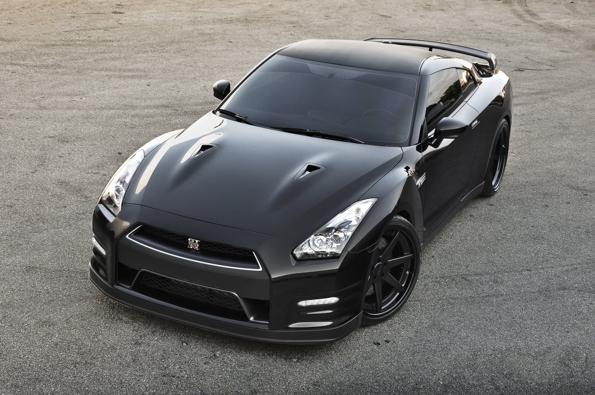 nissan гтп r35 black.wheels ниссан гтр тонированный диски