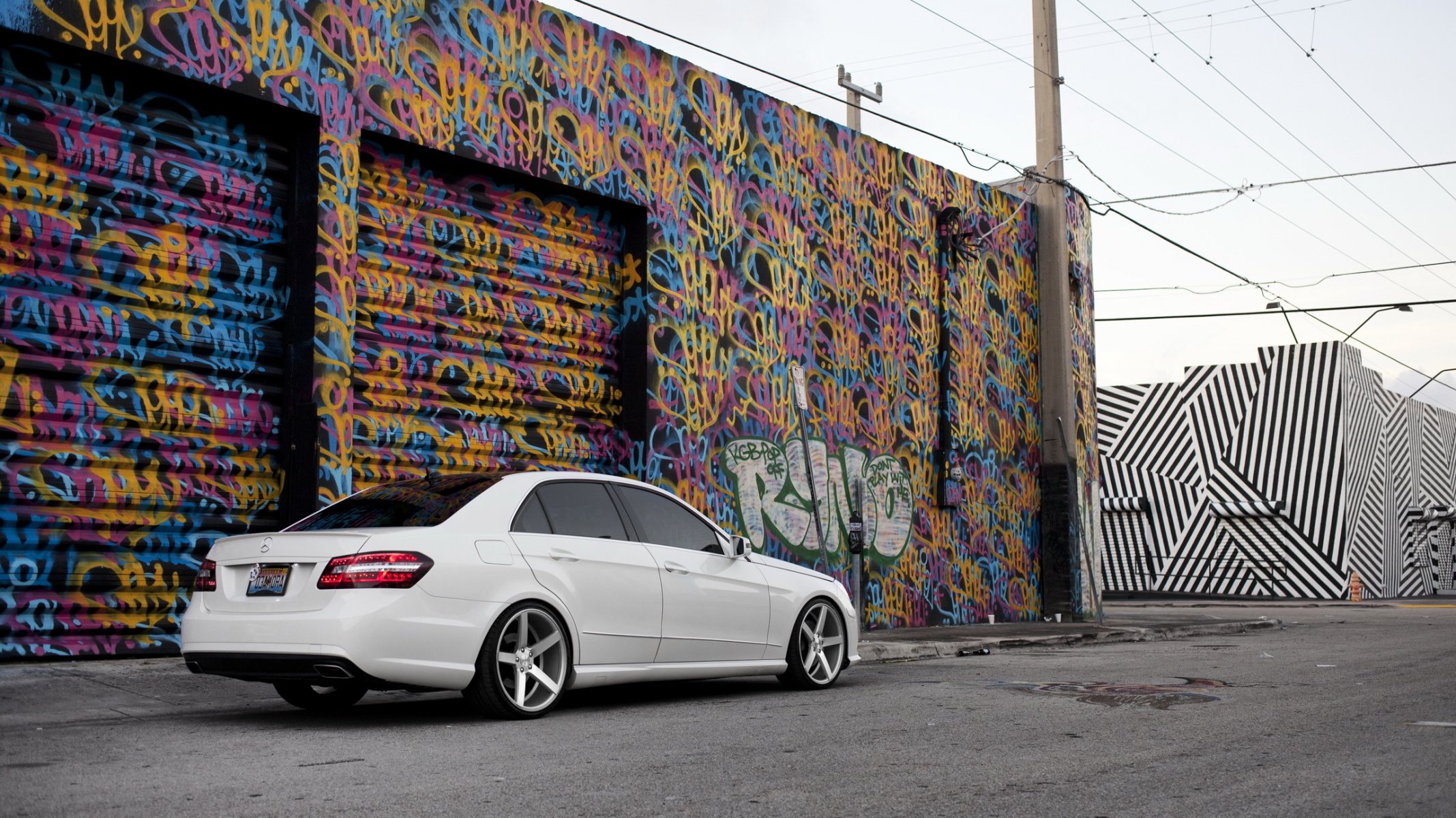 mercedes clase e tuning blanco graffiti