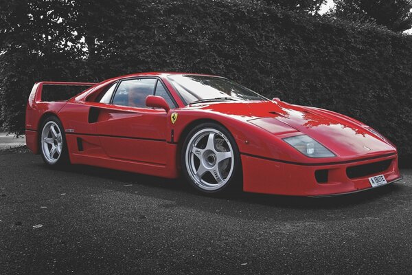 Ferrari f40 voiture rouge à votre domicile