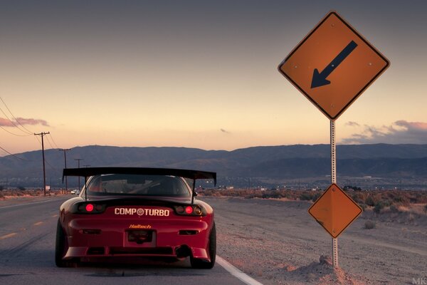 Mazda Ryx on the road in the desert