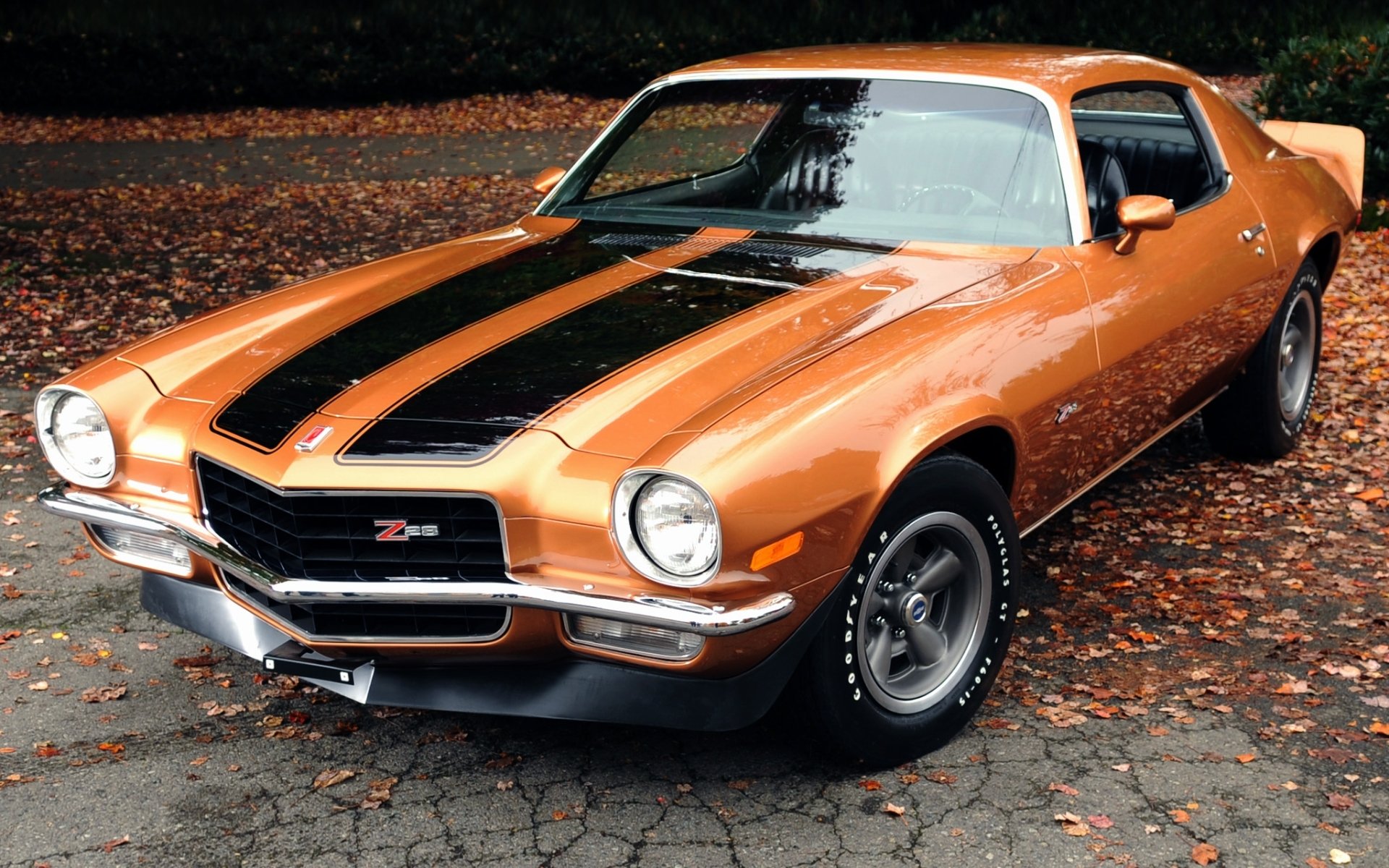 chevrolet camaro z28 1971 chevrolet camaro coupé frente naranja coche del músculo coche del músculo hojas fondo