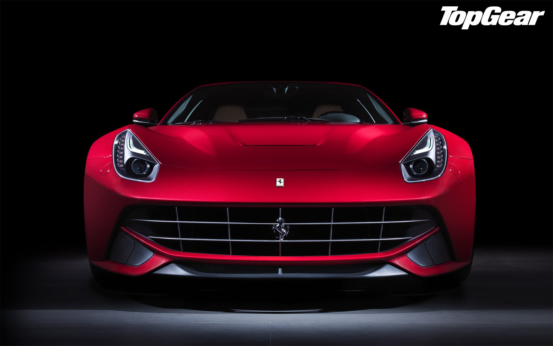 top gear top gear vitesse supérieure meilleure émission de télévision ferrari f12 berlinetta ferrari f12 berlinetta supercar rouge avant obscurité