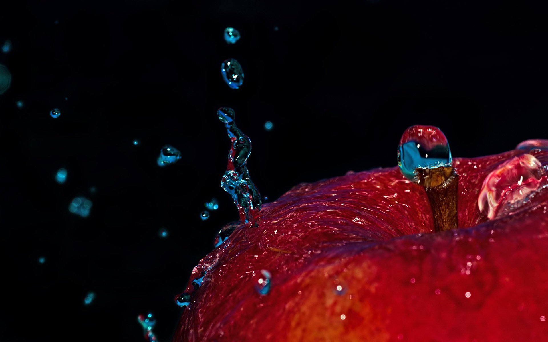 apple macro splash drops water