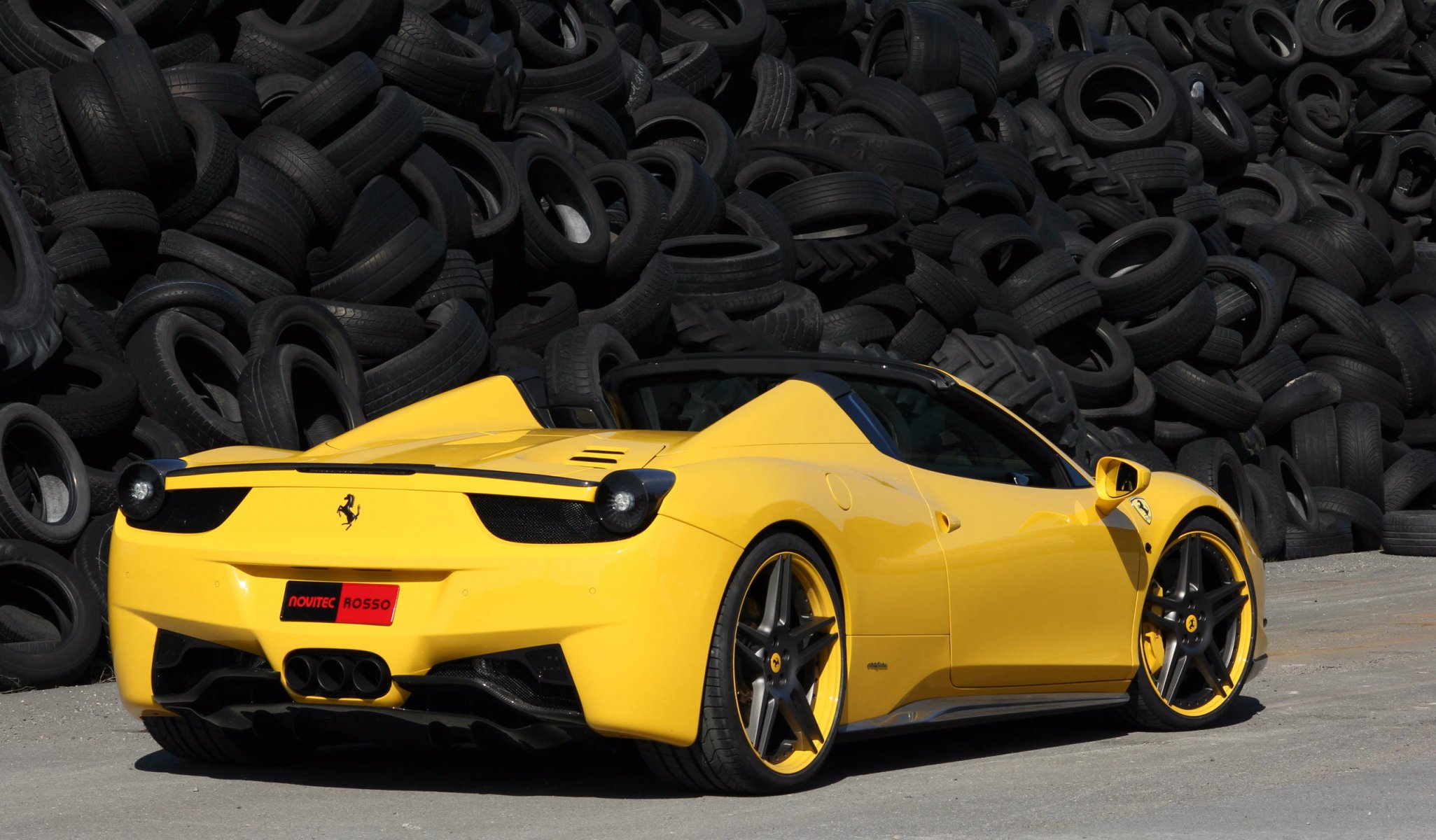 ferrari 458 italia araignée tuning ferrari 458 italie brouette jaune marque italienne pneu