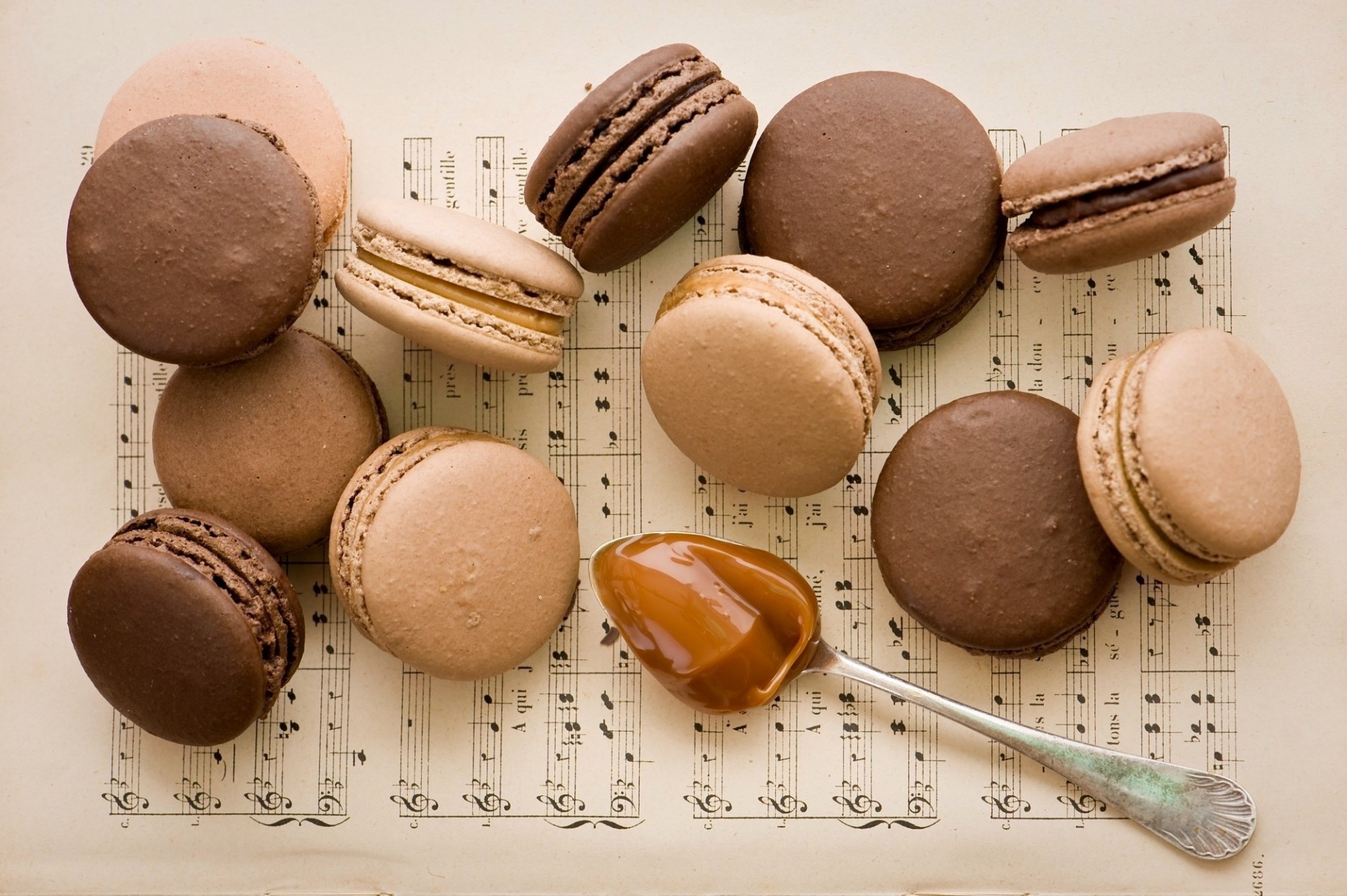 cookies chocolate notes dessert macaroon notebook spoon macaron caramel