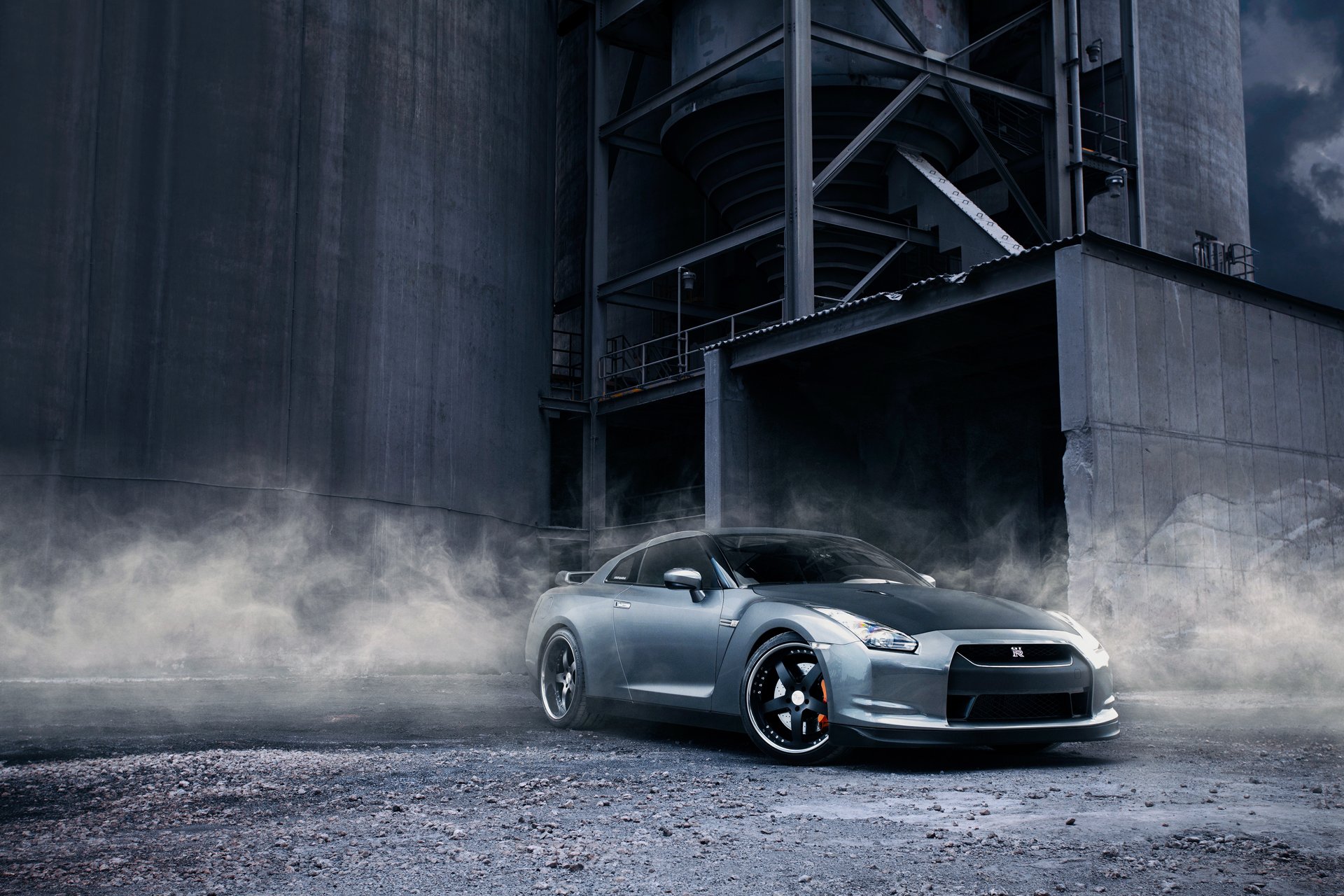 nissan r35 gtr дым пыль завод гравий