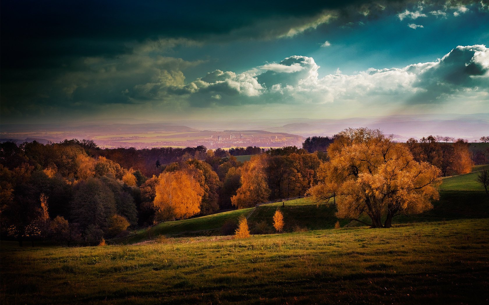 nuages collines automne