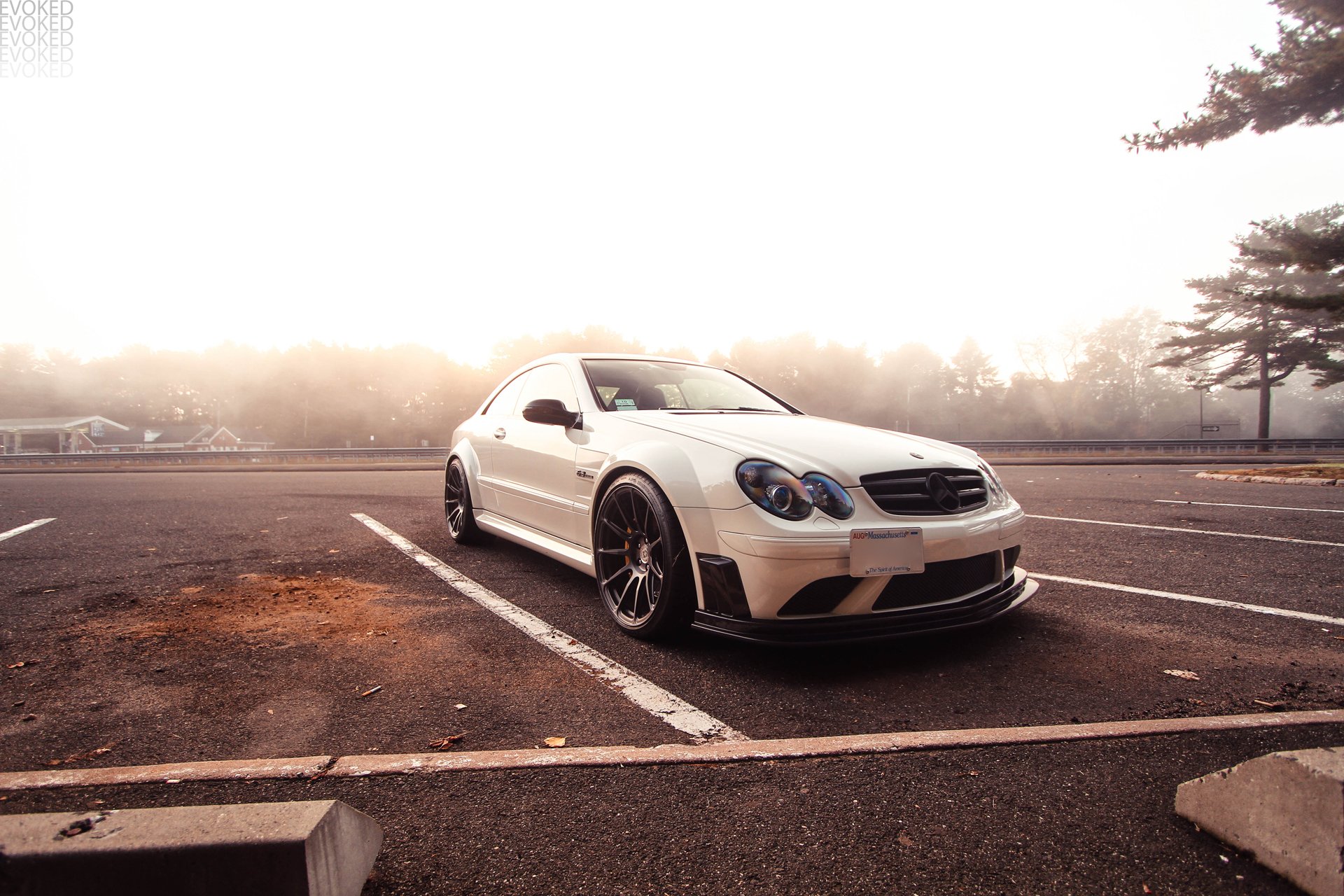 mercedes benz c63 aparcamiento