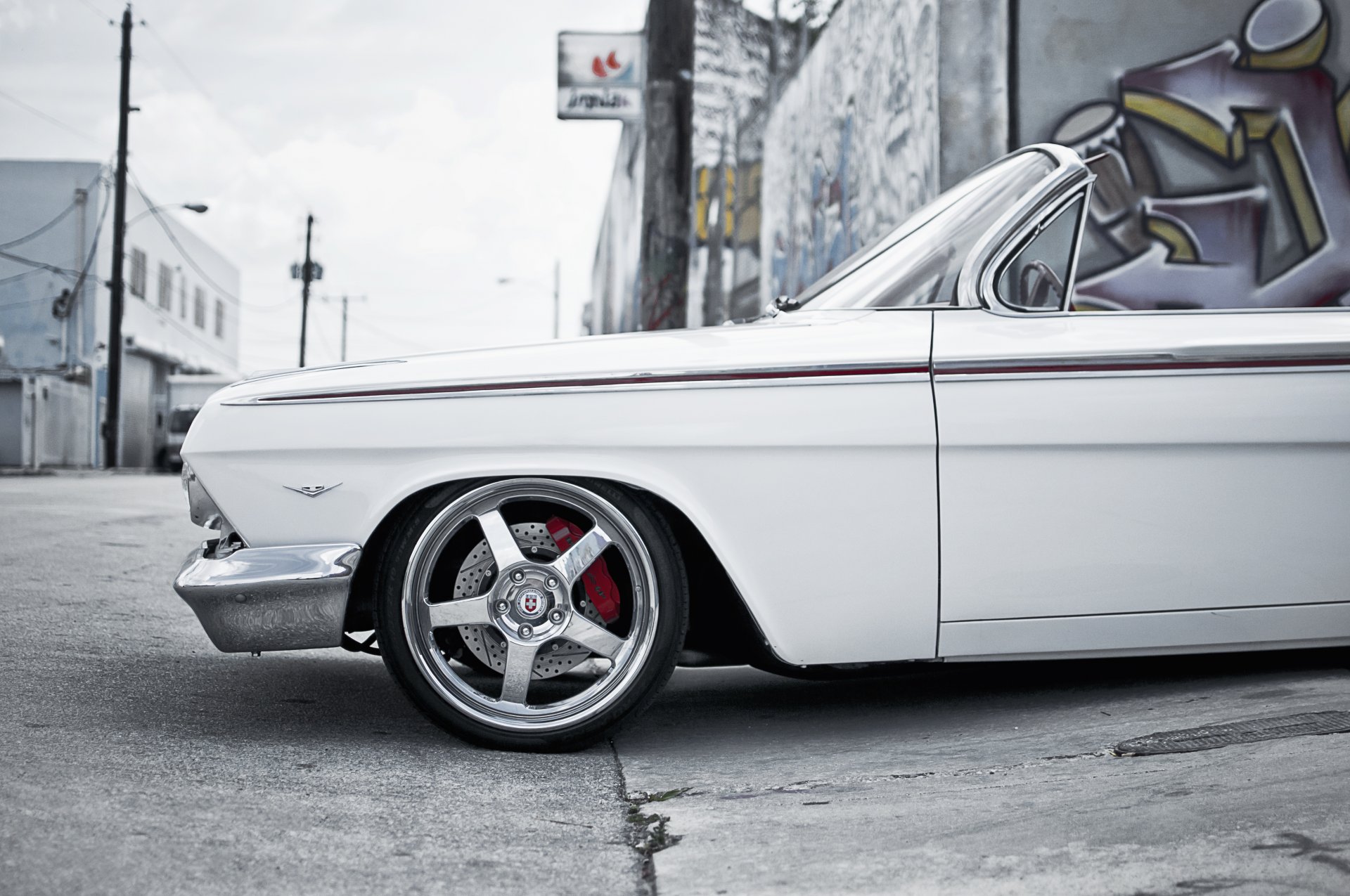 chevrolet impala blanc chevrolet blanc cabriolet rue graffiti