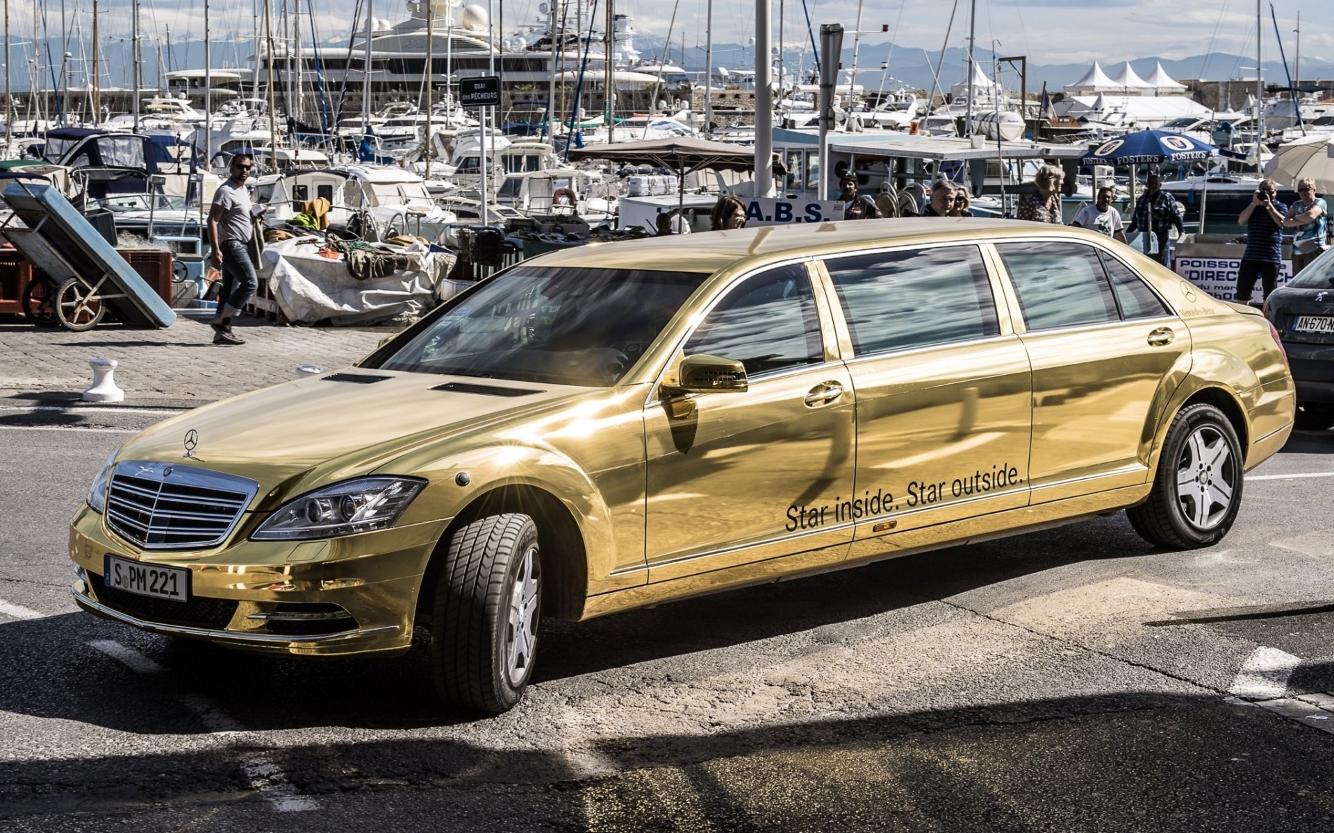 mercedes-benz s-klasse pullman festival von cannes mercedes limousine front golden spec.version yachten hintergrund