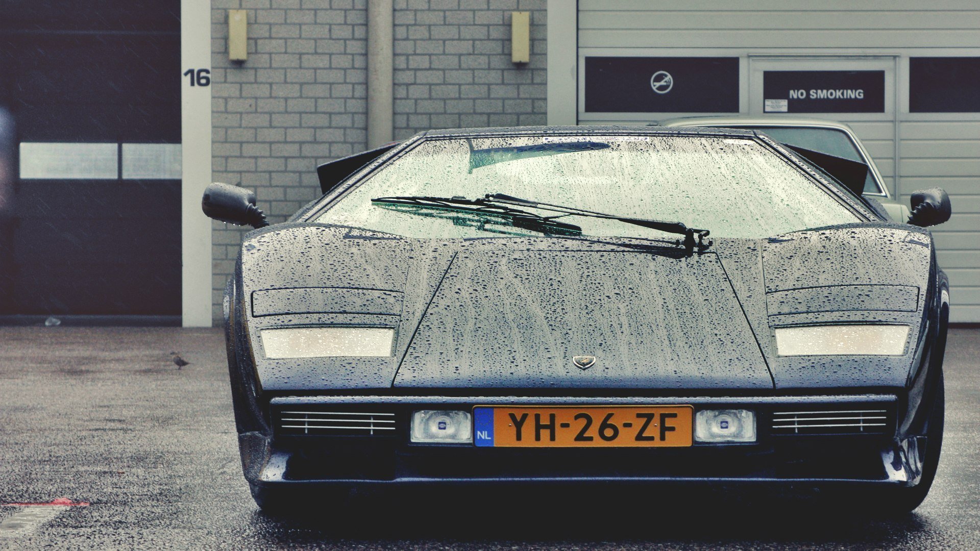 lamborghini countach clásico belleza gotas