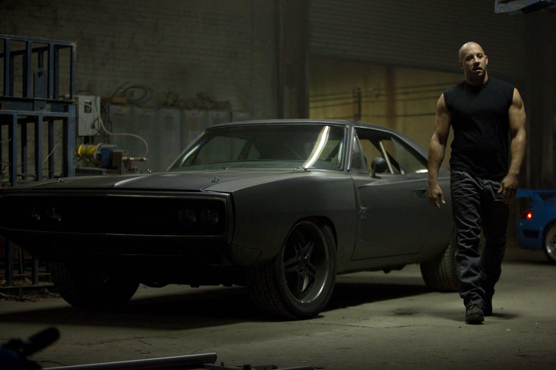 esquiver chargeur muscle voiture noir vin diesel fast five dodge charger fast and furious cinq