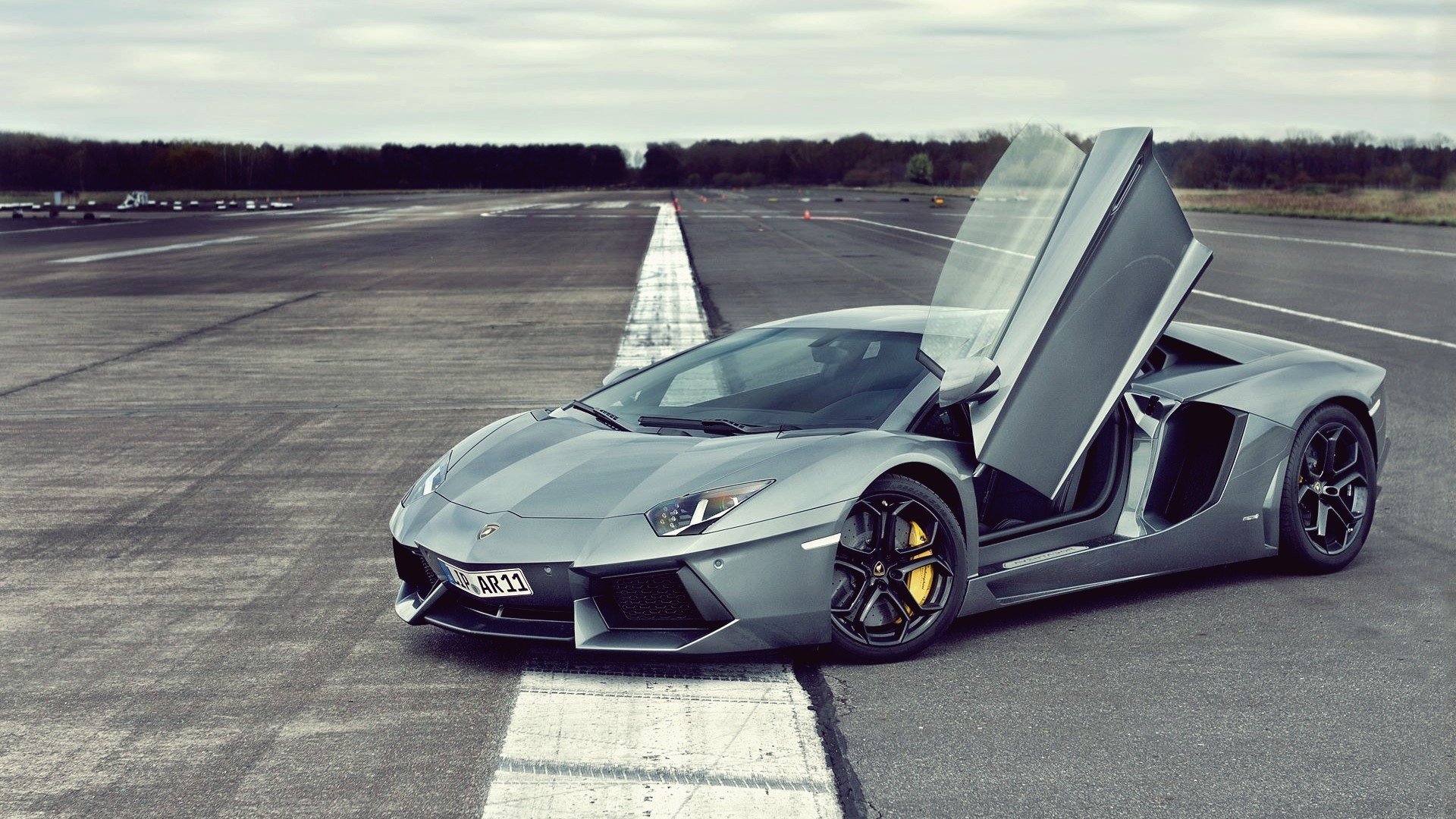 lamborghini aventador lp700-4 babe airport the band door