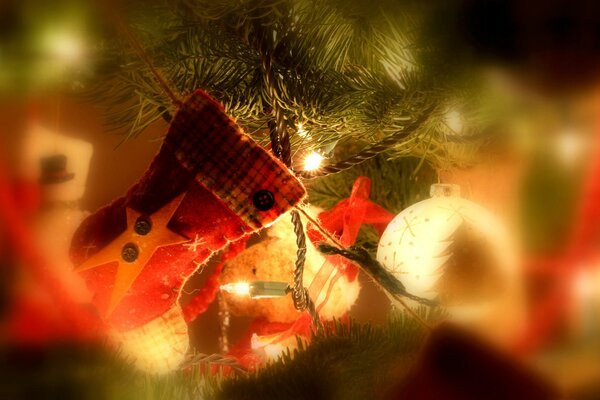 Vacanze di Natale con palle e albero di Natale