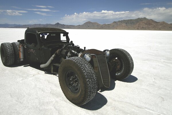 Sportlicher Hotrod am Salzsee