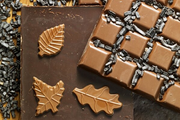 Chocolate en forma de pétalos y Azulejos