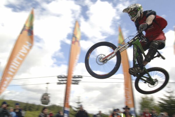 Cascades sur piste pour Mountain bike