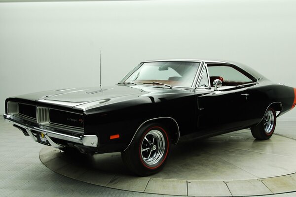 Nero classico Dodge Charger muscle car retrò