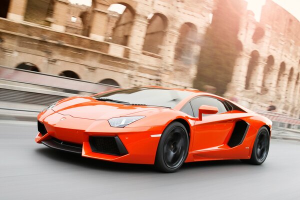 La Lamborghini Aventador arriva a Roma