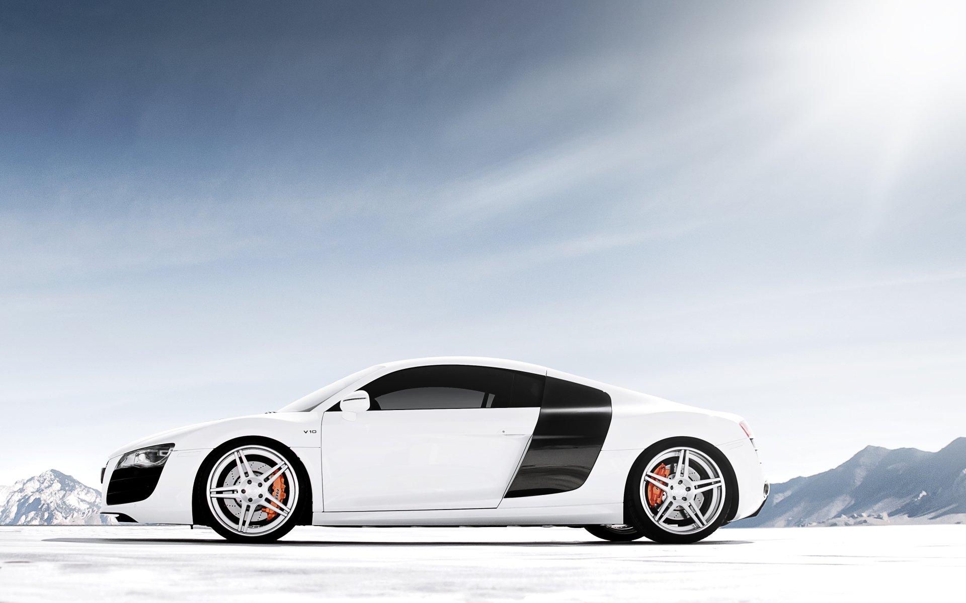 audi r8 v10 audi r8 b10 supercar bianco vista laterale tuning cerchi montagne cielo