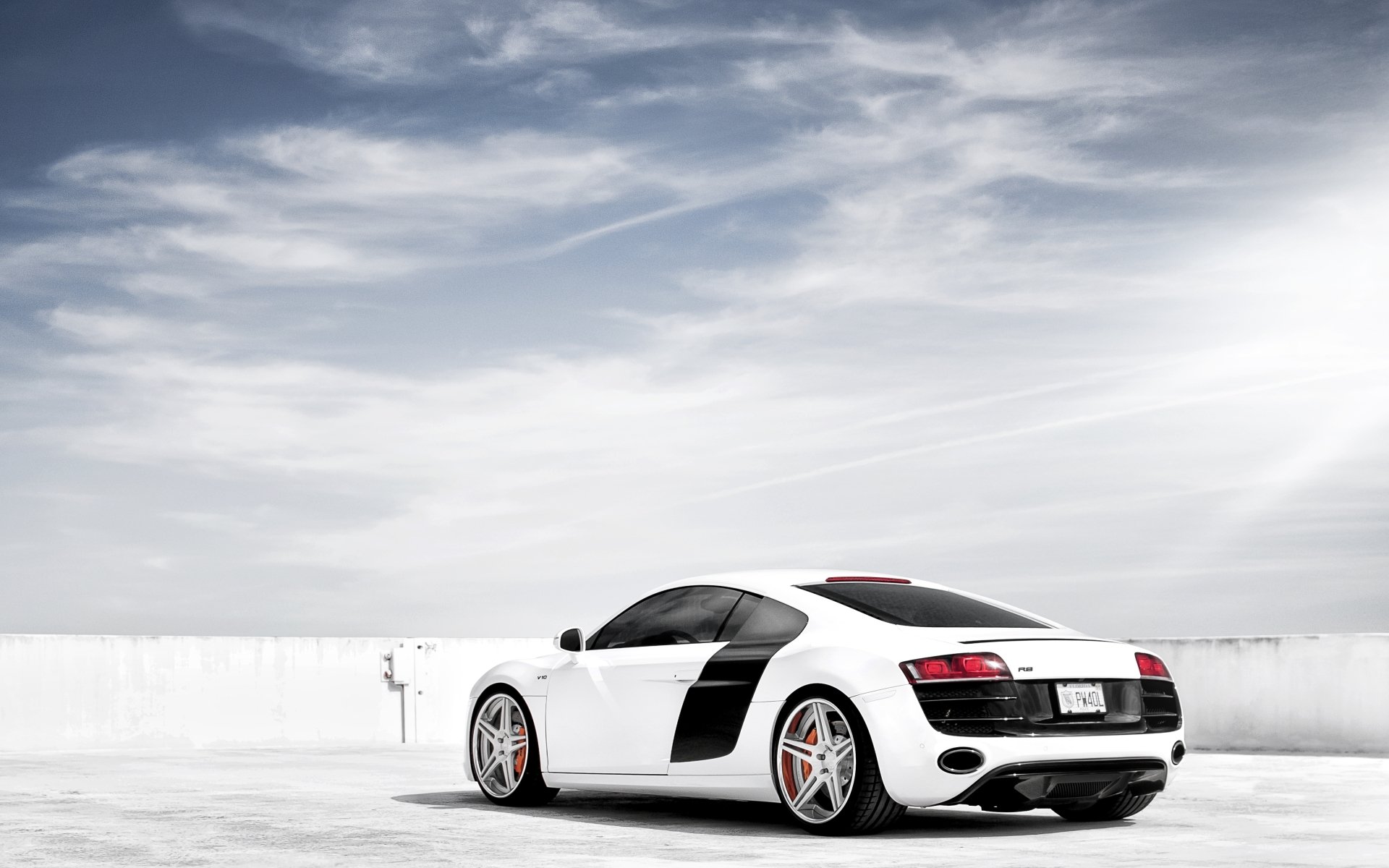 audi r8 v10 audi r8 b10 superdeportivo blanco vista trasera tuning llantas cielo