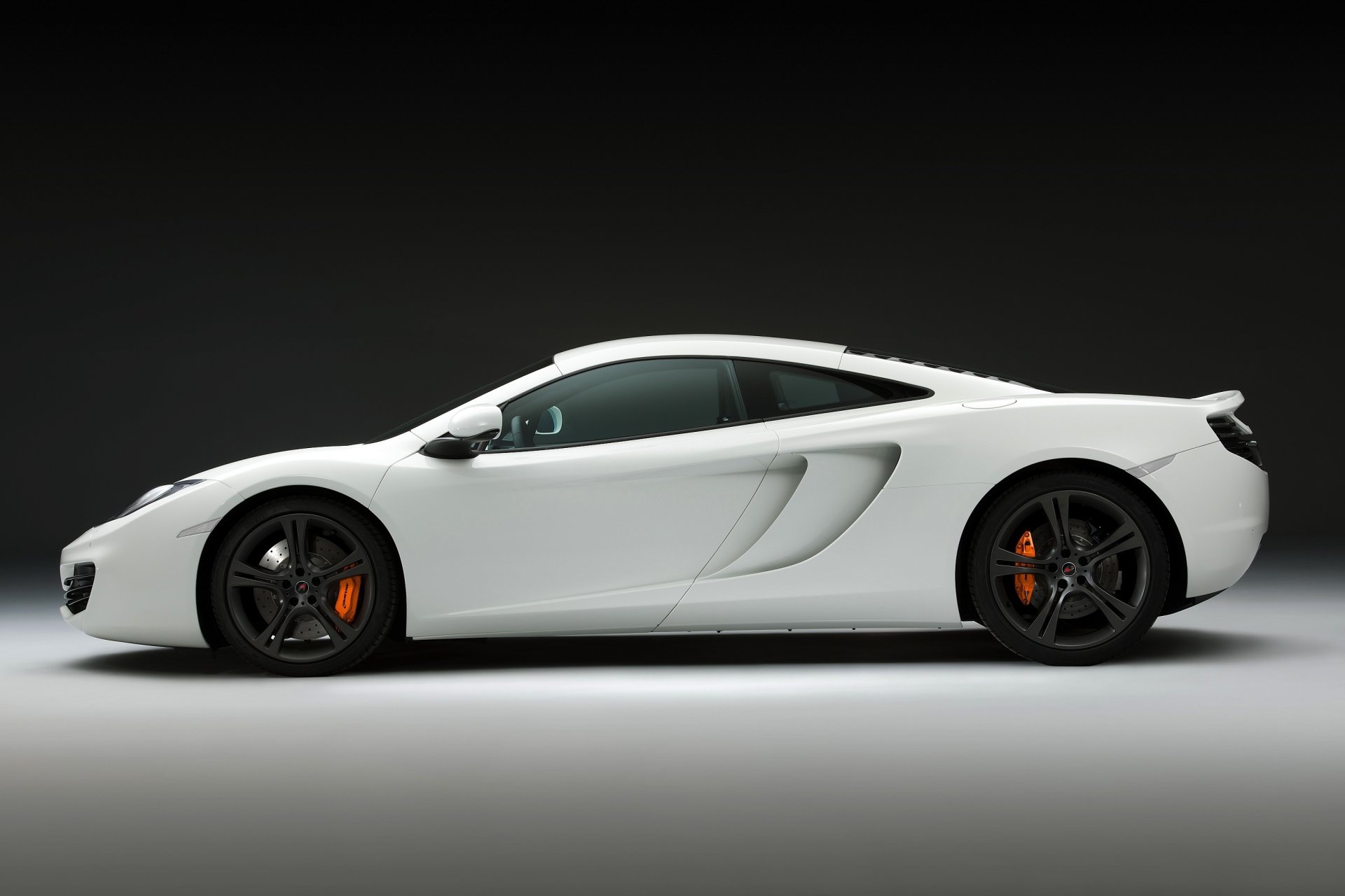 авто автомобили mclaren mclaren mp4-12c суперкар суперкары белый автомобили стены болид