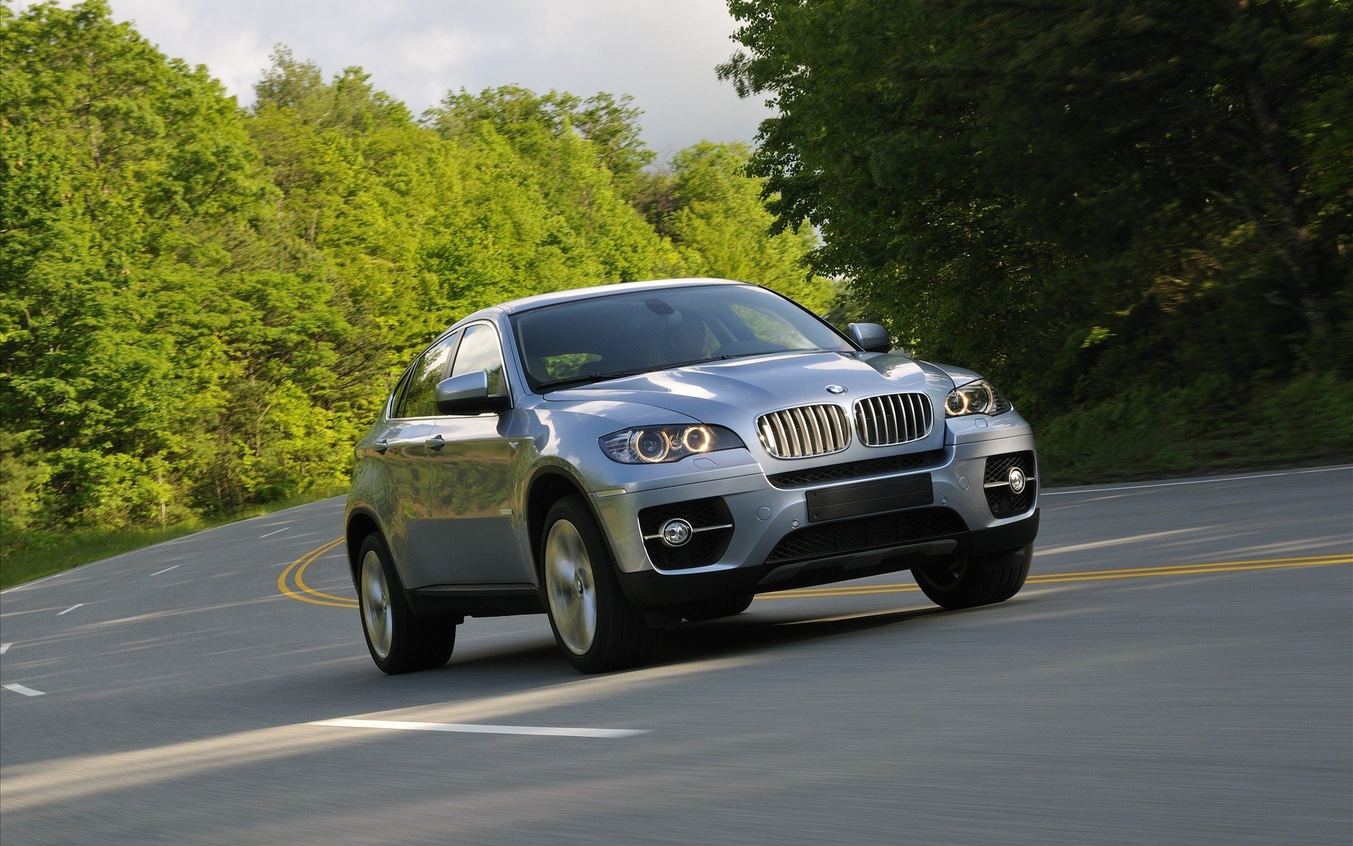 bmw x6 бмв икс6 джип передок дорога деревья